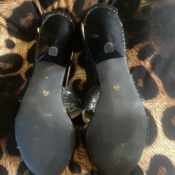 Michael Kors Beverly snakeskin heels - Picture 12 of 16